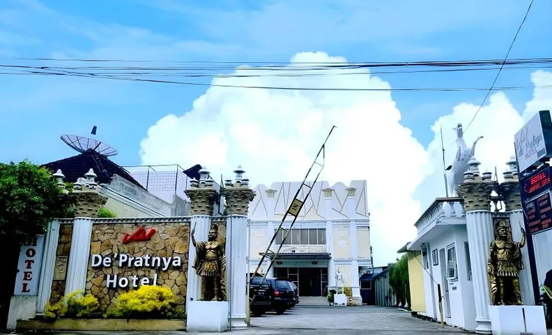 Votel Hotel DePratnya Kediri