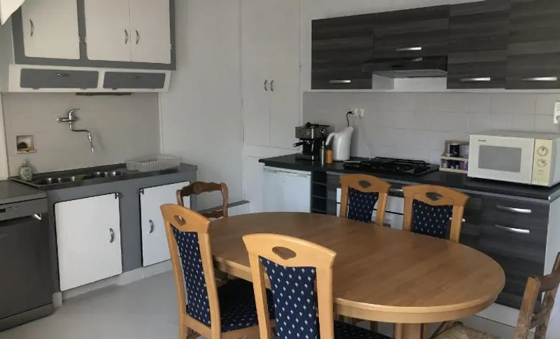 Chambres individuelles avec partie commune ou logement entier si disponible Via Rhôna