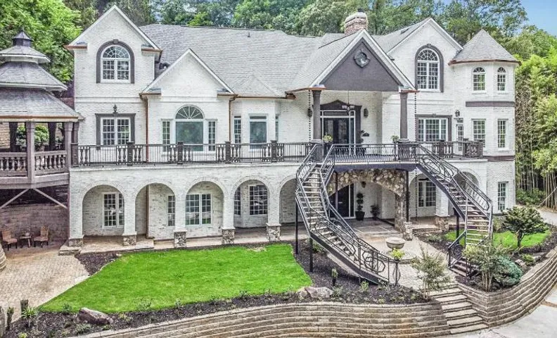 New Listing! Maison Paradis