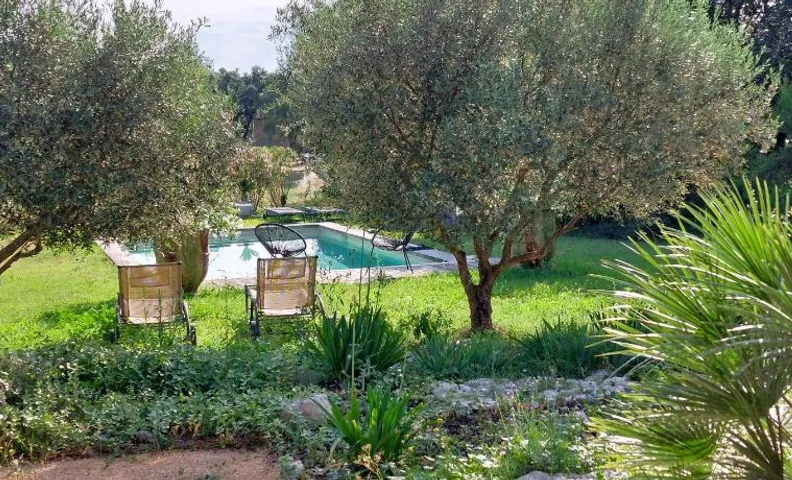 AU CLOS DU PRESSOIR sauna spa et piscine au coeur d'un vignoble