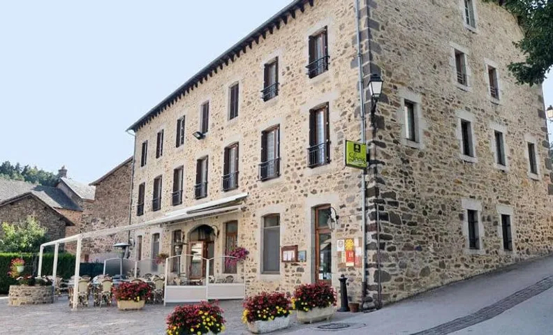 Logis Hôtel Auberge de l'Allagnonette