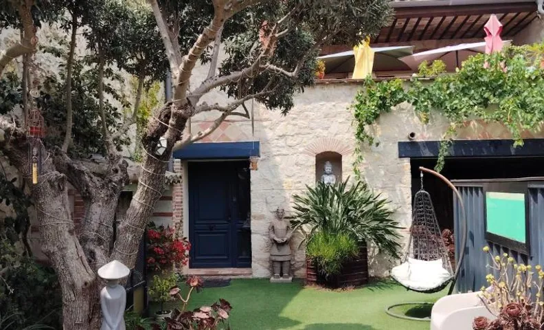 VILLA ARTEMIA - chambre d hôtes labellisée massages-piscine-climatisation