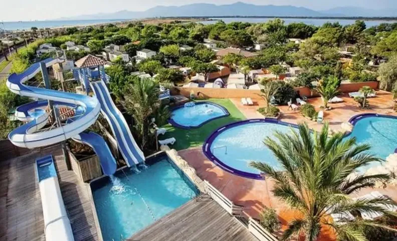Mobil-home 5 personnes dans camping Mar Estang 4 étoiles avec accès à la plage