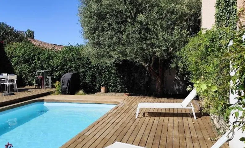 Chambre studio indépendante au calme avec piscine et climatisation