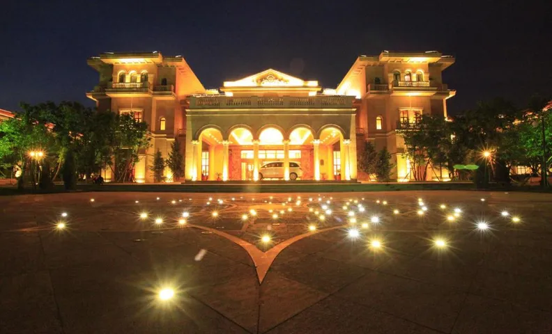 Avanna Hotel