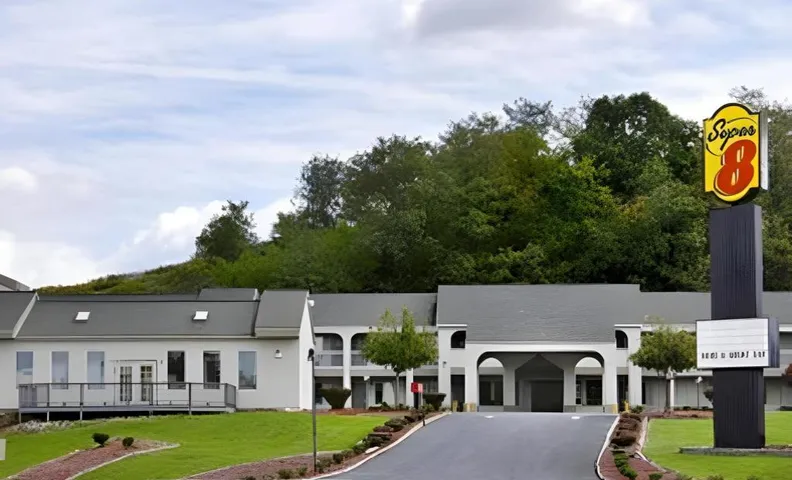 Super 8 by Wyndham Fort Chiswell Wytheville Area