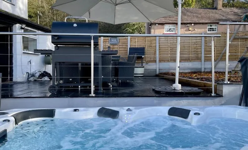 Tollgate House - Luxury Cozy Cottage - HUGE Hot Tub - Alton Towers