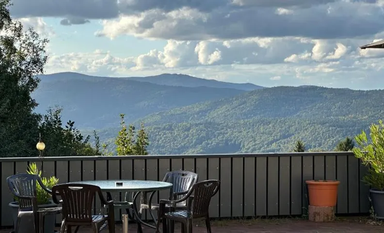 Moderne Apartments im Bayerischen Wald mit Bergblick, Balkon & großer Terrasse