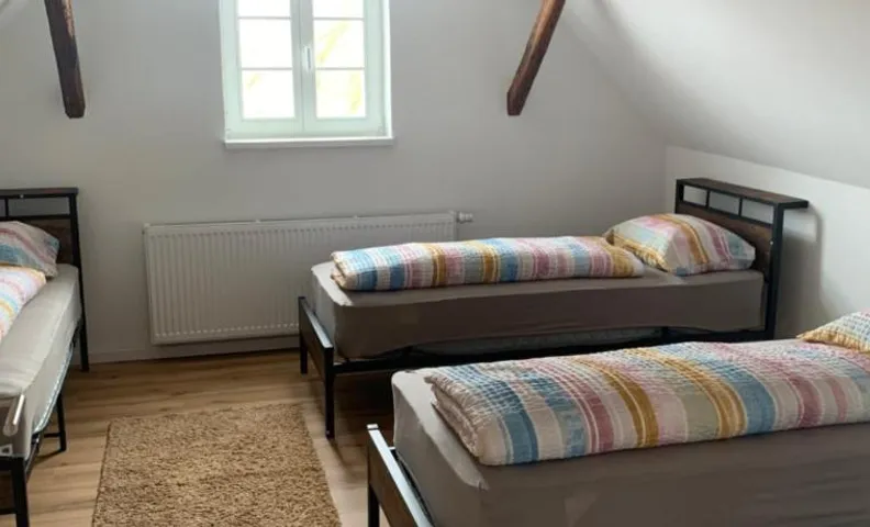 Dreibettzimmer mit Gemeinschaftsbad und Küche Großenbach