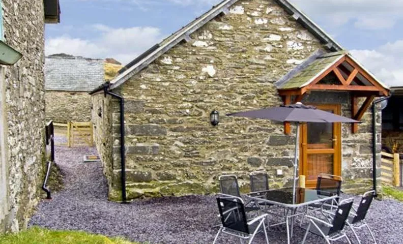 Ty Isaf Penrhyddion