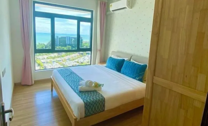 Seaview 2B2R 6pax Condo Forest City C5-2404
