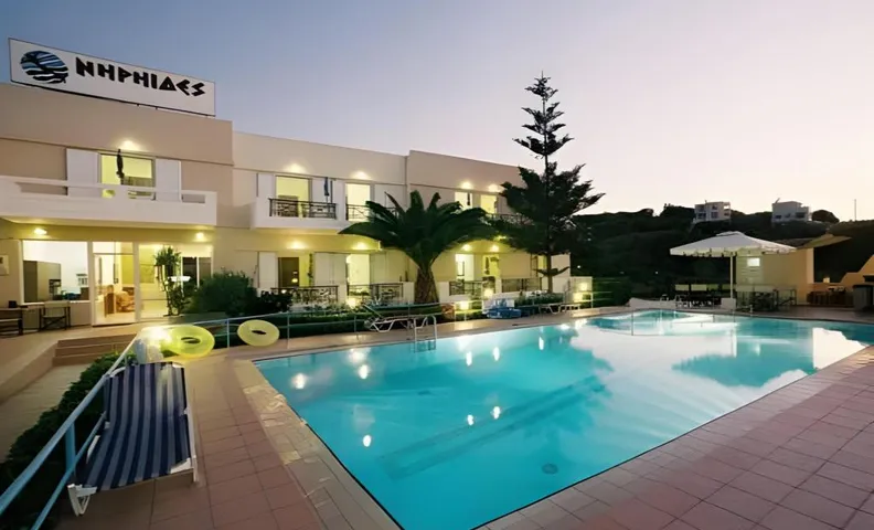Niriides Hotel Apts Studios