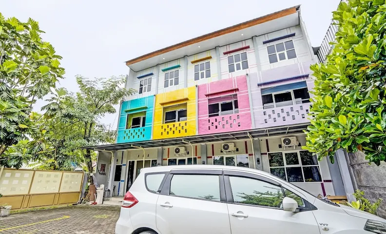 OYO 92117 F 홈스테이 샤리아