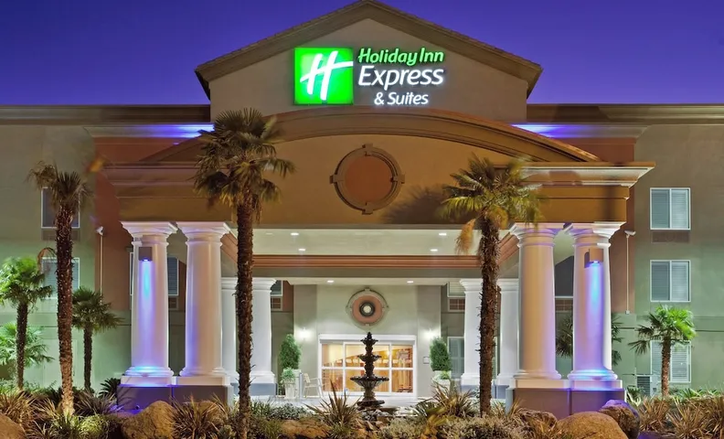 홀리데이 인 익스프레스 & 스위트 모데스토 바이 IHG