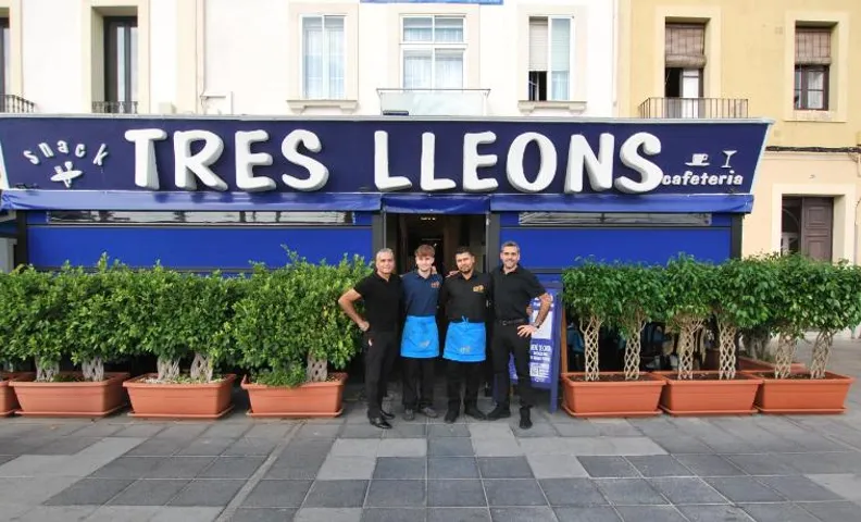 Hotel Tres Leones