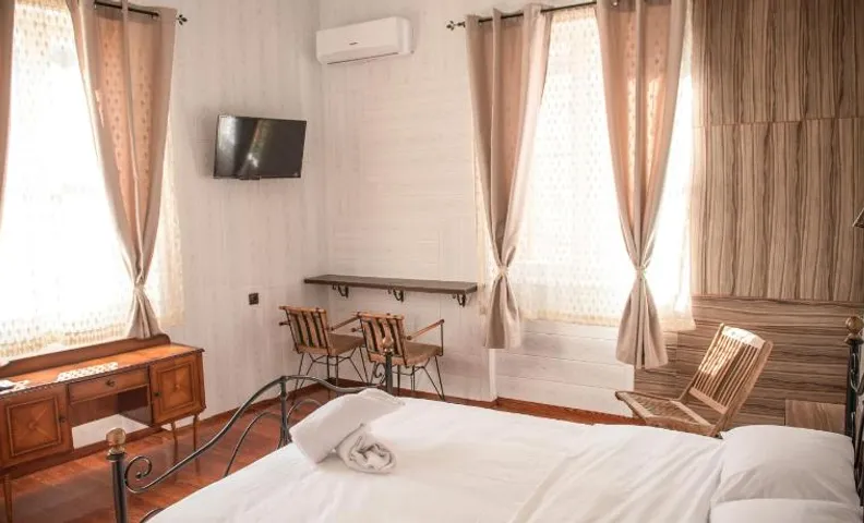 1920's Rooms & Beds