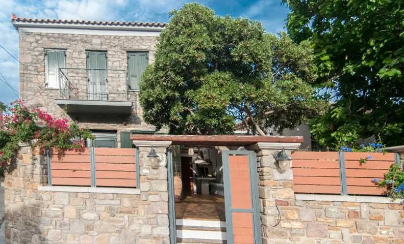 Nephelis Heritage House