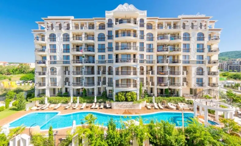 Harmony Suites Saint Vlas