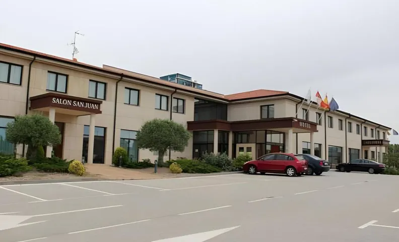 Hotel Villa De Almazan