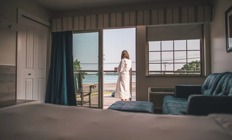 리버하우스 인, 워터 스트리트에 위치