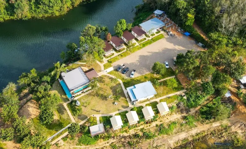 MOON LAKE RESORT