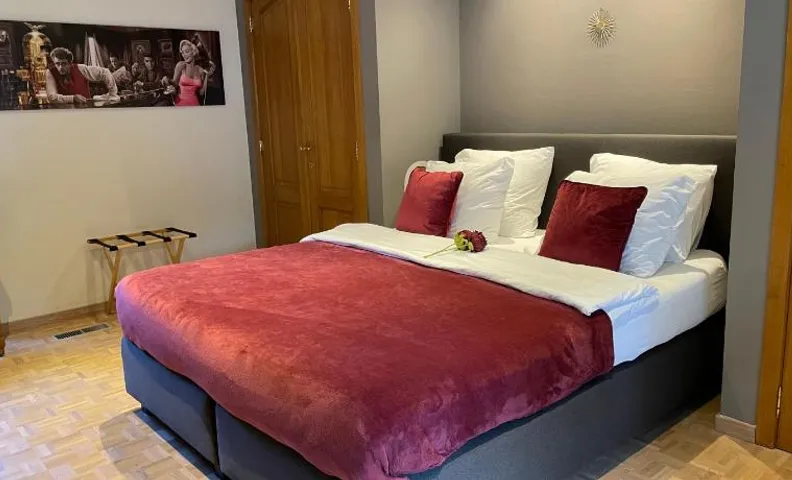 B&B Monroe