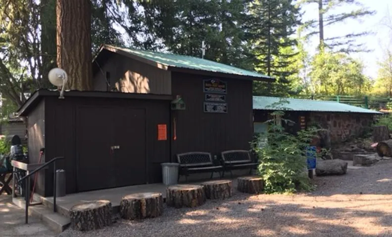 Crater Lake Gateway-Rocky Point Resort