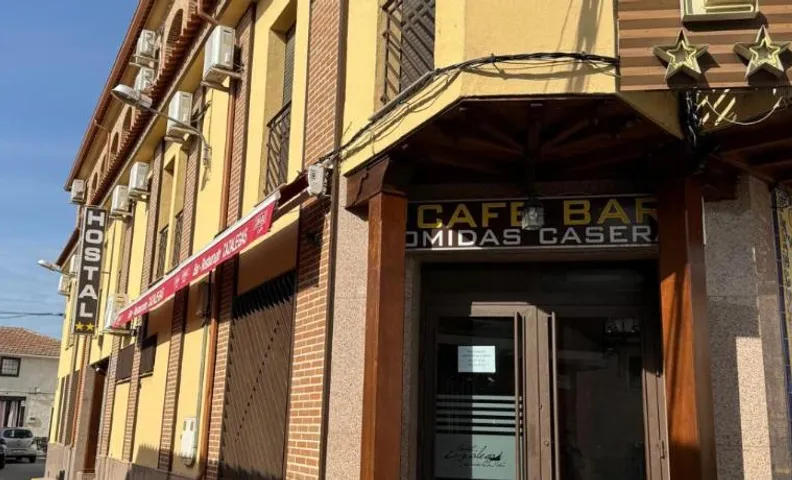 Hostal cazalegas