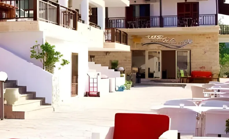 Avra Hotel