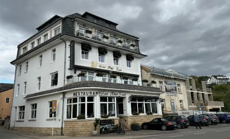 hotel whiteswan