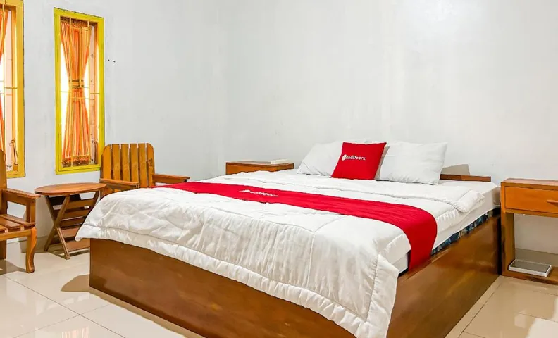RedDoorz @ Villa Camry Ujung Genteng