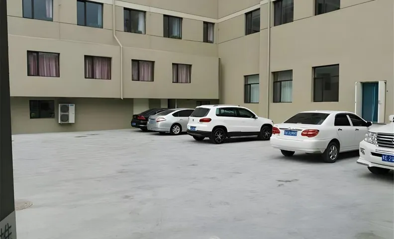 Jinjiang Inn Yingkou Port Authority Bayuquan Century Square