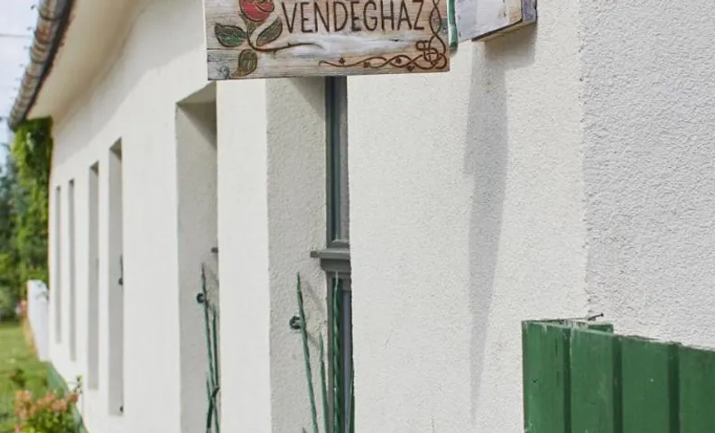 Vadrózsa Vendégház Rácalmás