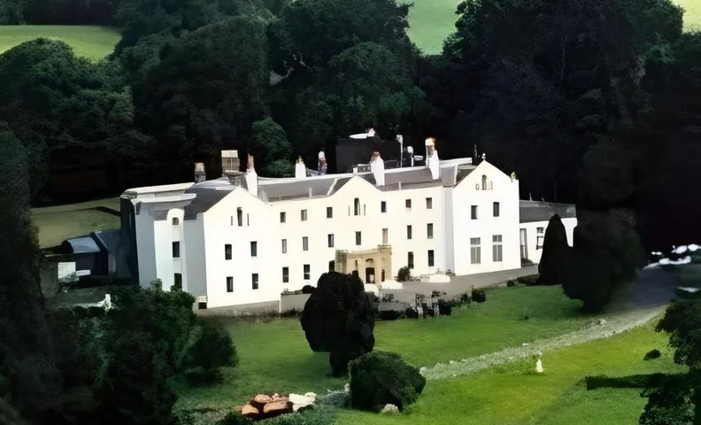 Court Colman Manor