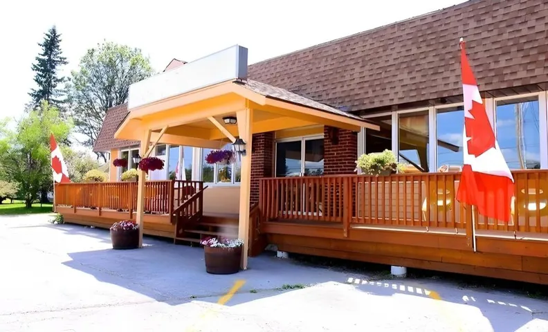 Lakeside Inn Restaurant and Bar