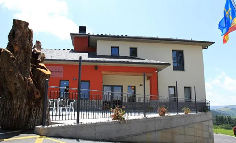 Albergue Restaurante Casa Herminia
