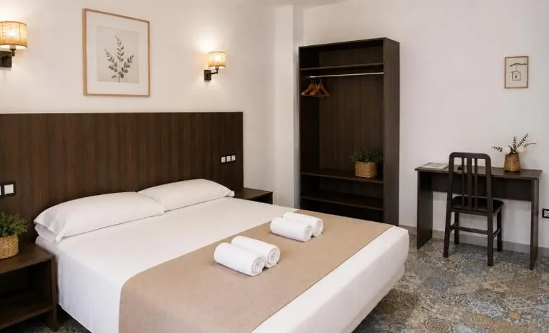 Hospedium Hostal La Paz Parking Gratis