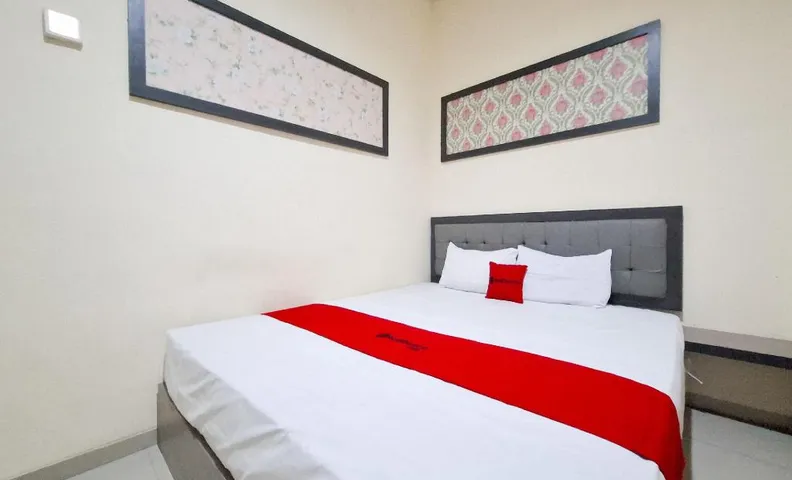 RedDoorz @ Hotel Galaksi Ponorogo