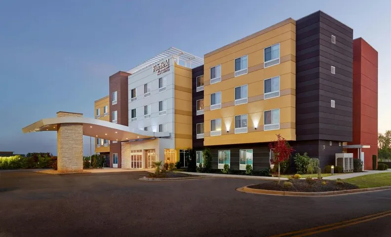 Fairfield by Marriott Inn & Suites Locust Grove I-75 South