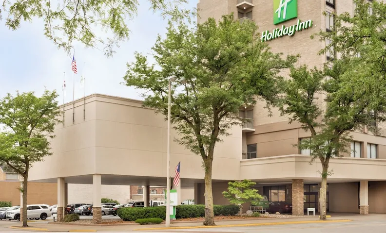 홀리데이 인 록 아일랜드 바이 IHG
