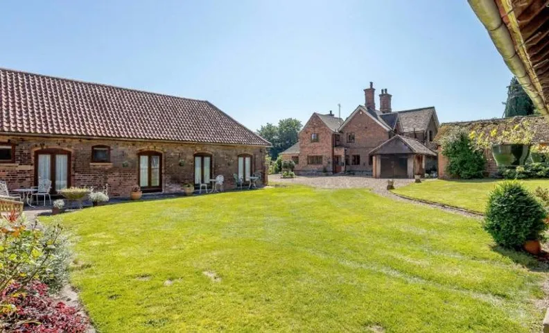 Holly Lodge Country Guest House