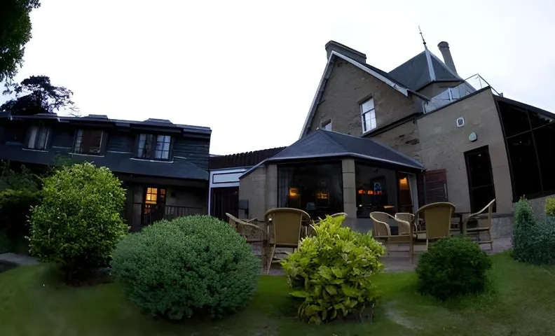 Old Manor Hotel
