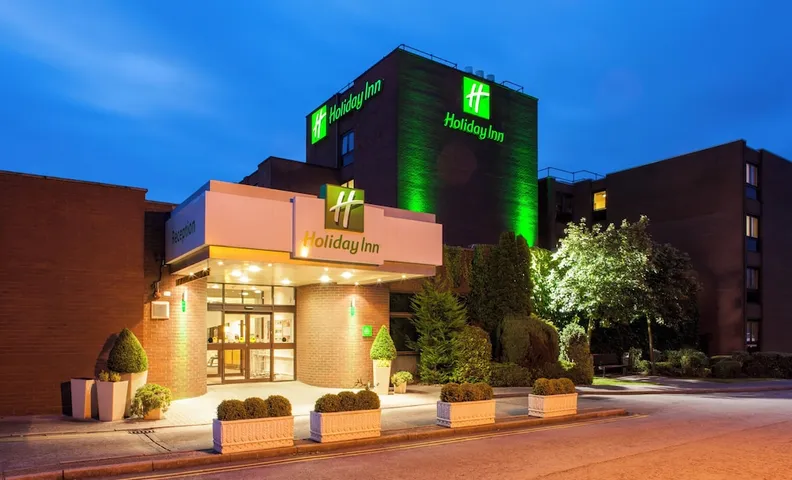 홀리데이 인 헤이독 M6 Jct23 바이 IHG