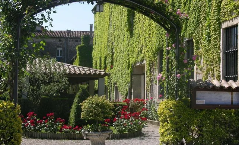 Logis Hotel Restaurant Les Norias
