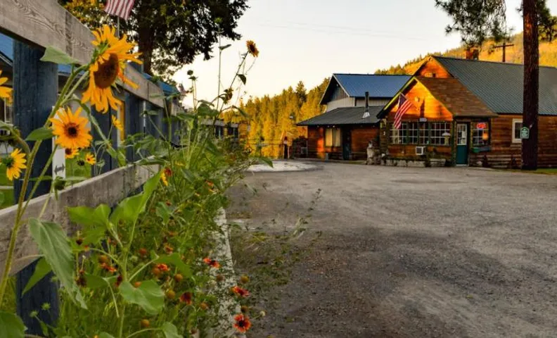 Columbia Point Resort