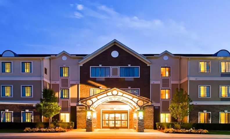 스테이브리지 스위트 디트로이트 노비 바이 IHG
