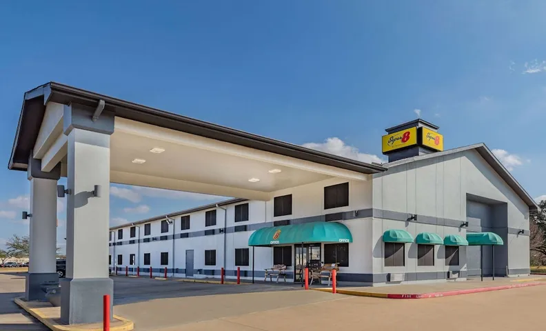 Super 8 by Wyndham League City/Kemah Area