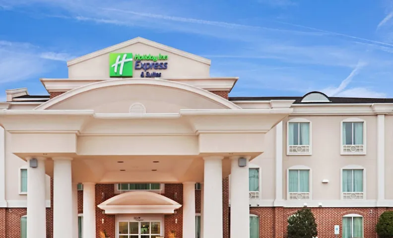 홀리데이 인 익스프레스 & 스위트 왁사해치 바이 IHG