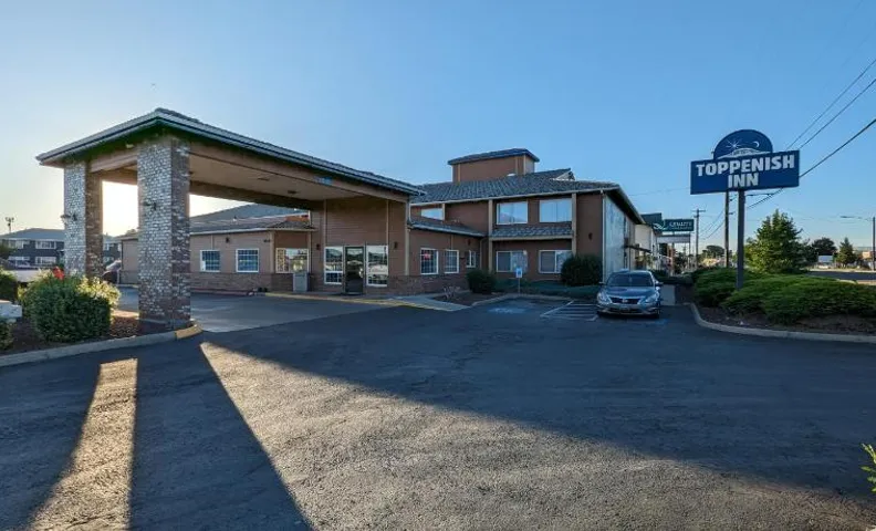 Toppenish Inn and Suites