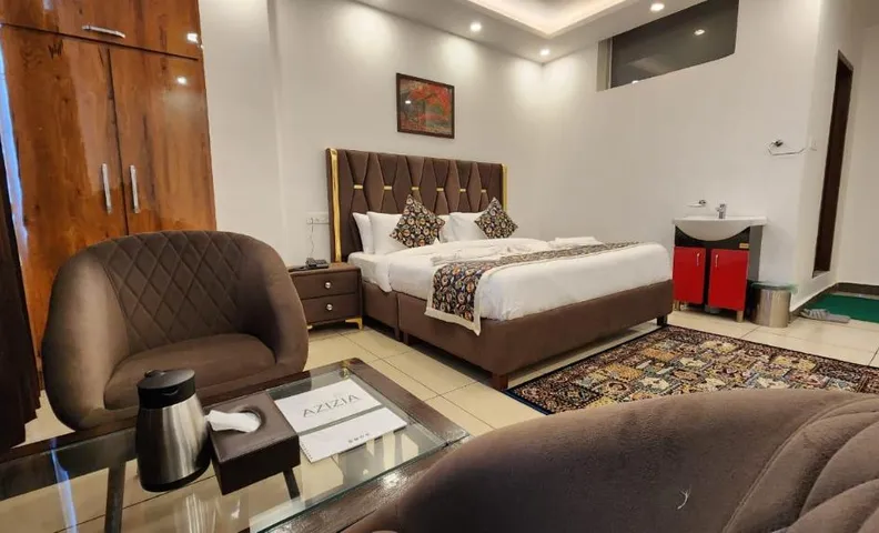 Azizia Inn